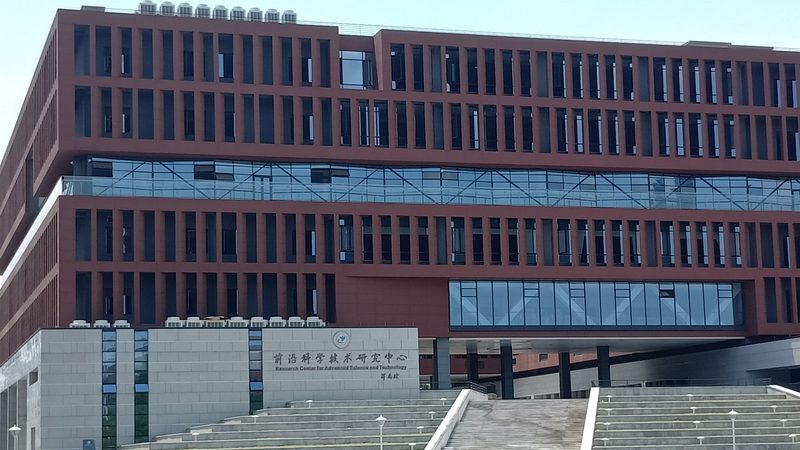 定制化时代：如何选择合适的电子产品材质厂家**